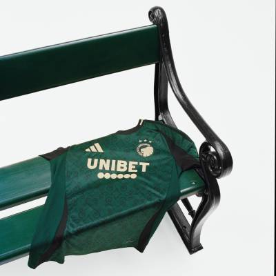 copenhagen_24_25_adidas_third_football_shirt_4.jpg