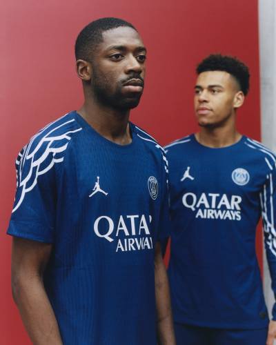 paris_saint_germain_24_25_jordan_fourth_kit_b.jpeg