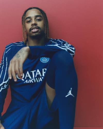 paris_saint_germain_24_25_jordan_fourth_kit_e.jpeg