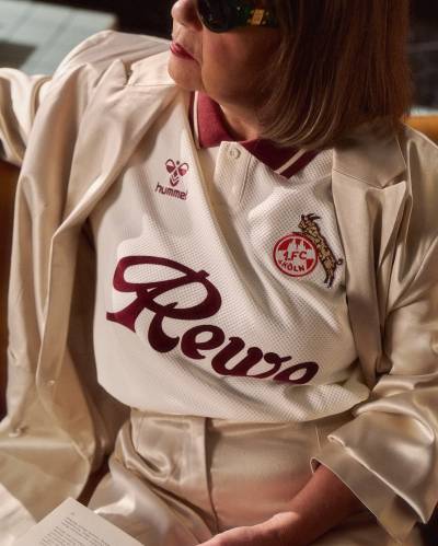 fc_koln_2025_kolsche_originale_hummel_retro_jersey_c.jpeg