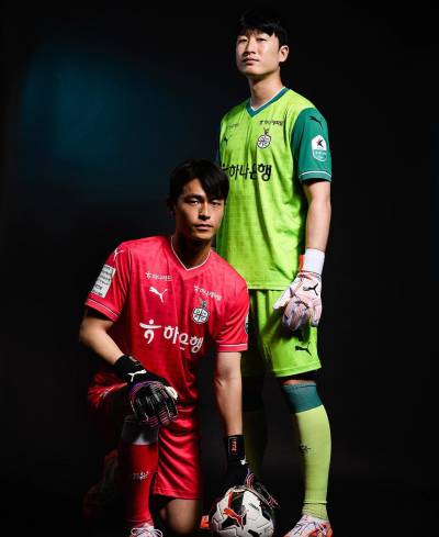 daejeon_hana_citizen_2025_puma_home_and_away_kits_f.jpeg