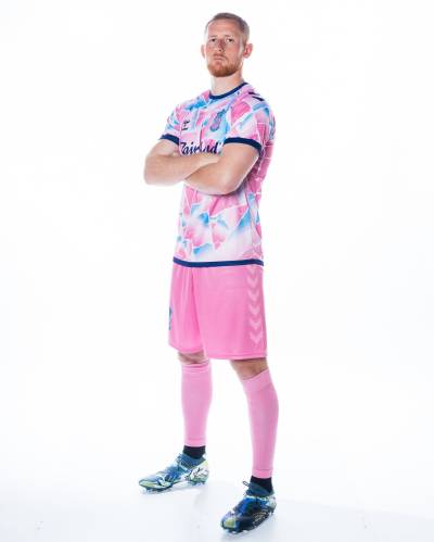 forward_madison_2025_hummel_away_kit_09.jpeg