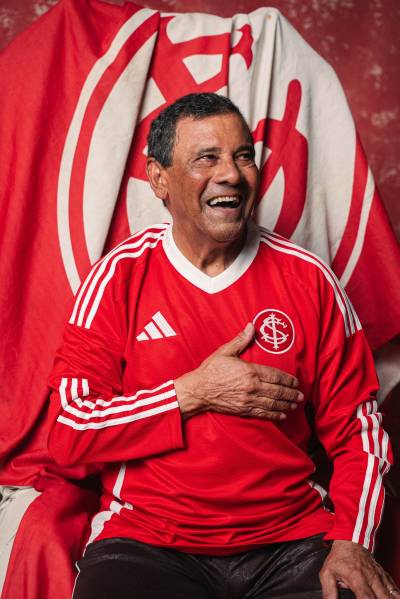 internacional_25_26_adidas_home_kit_b.jpeg