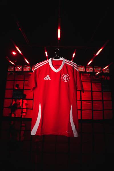 internacional_25_26_adidas_home_kit_c.jpeg