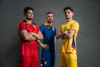 romania_2025_26_joma_home_away_third_kits_b.jpg