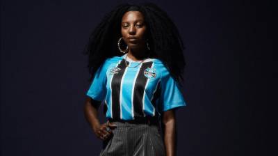 gremio_2025_umbro_home_kit_1.jpg