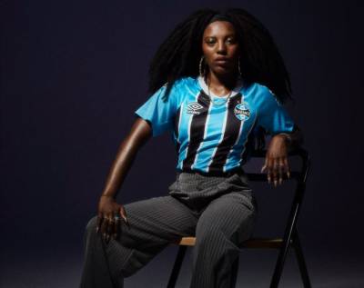 gremio_2025_umbro_home_kit_3.jpg