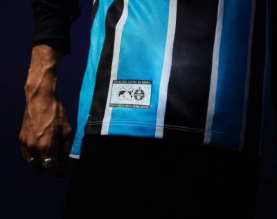 gremio_2025_umbro_home_kit_5.jpg