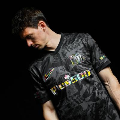 young_boys_24_25_nike_ybforeveryone_shirt_1.jpg