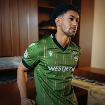 cavalry_fc_2025_macron_spruce_meadows_50th_anniversary_kit_e.jpg