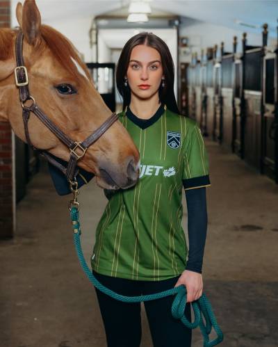 cavalry_fc_2025_macron_spruce_meadows_50th_anniversary_kit_i.jpg