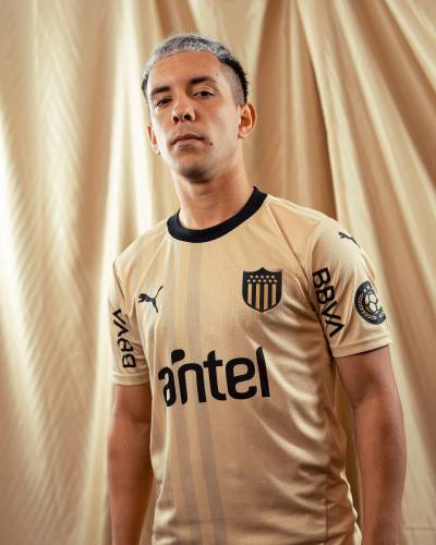 penarol_2025_puma_third_kit_a.jpg