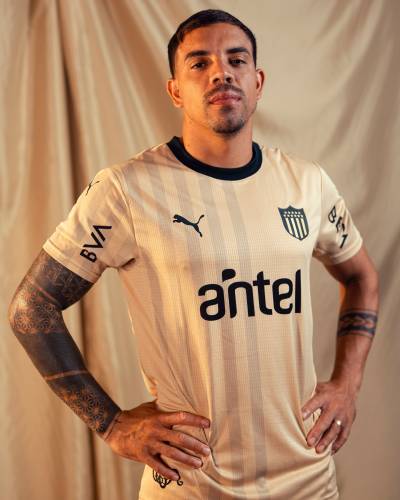 penarol_2025_puma_third_kit_b.jpg