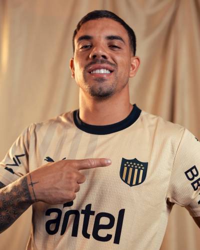 penarol_2025_puma_third_kit_e.jpg