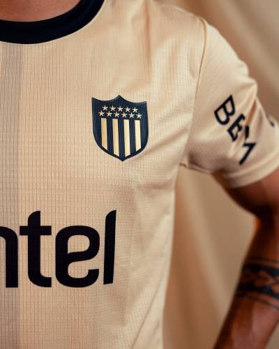 penarol_2025_puma_third_kit_f.jpg