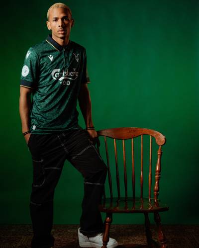 york_united_2025_macron_home_kit_0b.jpg
