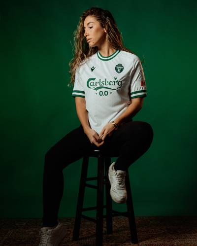 york_united_2025_macron_away_kit_0a.jpg