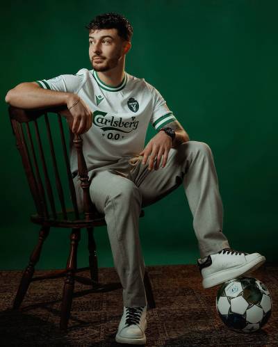 york_united_2025_macron_away_kit_0b.jpg