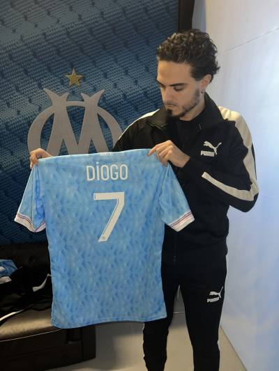 olympique_de_marseille_2023_esport_puma_shirt_c.jpeg