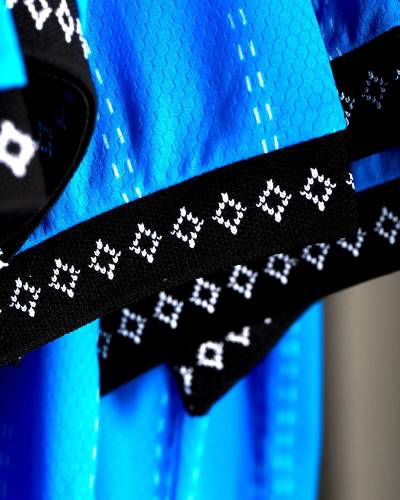 las_vegas_lights_2025_hummel_away_kit_f.jpg