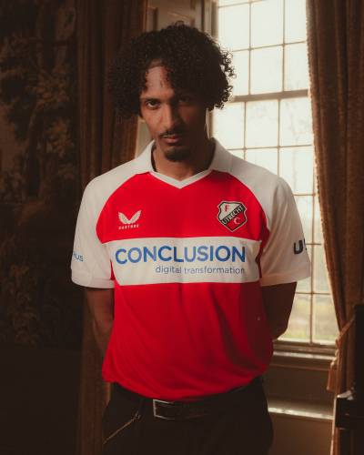 fc_utrecht_24_25_castore_fourth_kit_a.jpg