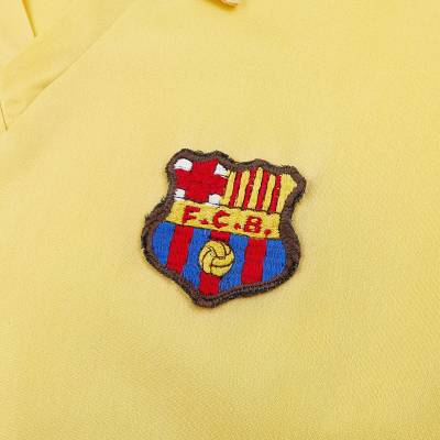1982_85_barcelona_away_shirt_b.jpg