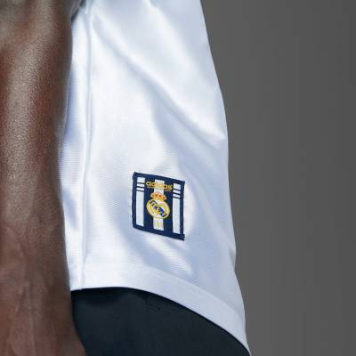 real_madrid_99_00_adidas_reissue_home_jersey_e1.jpg