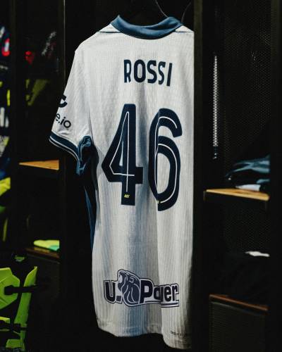 inter_milan_24_25_nike_valentino_rossi_shirt_4.jpg