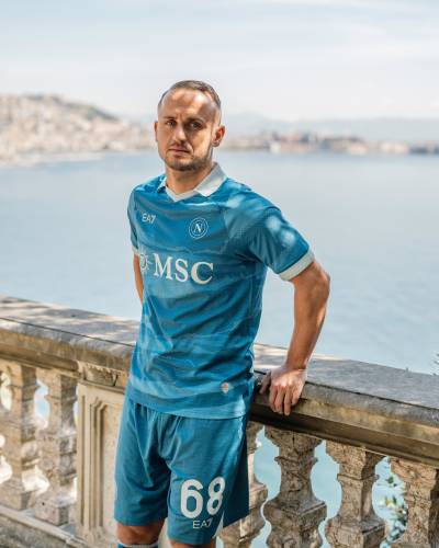napoli_24_25_ea7_fourth_kit_a.jpg