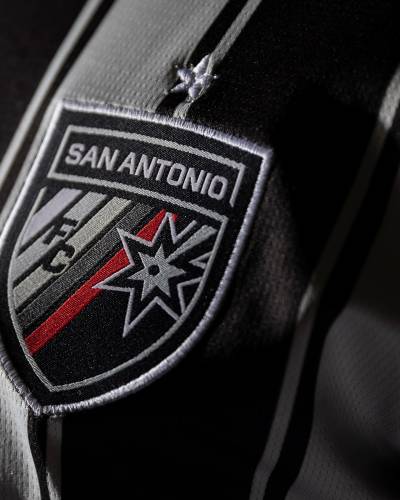 san_antonio_2023_home_kit_f.jpeg
