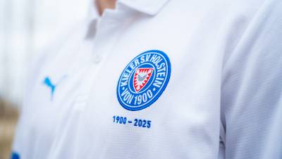 holstein_kiel_2025_puma_125th_anniversary_shirt_c.jpg