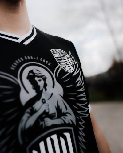 carl_zeiss_jena_heaven_shall_burn_2025_macron_pre_match_jersey_f.jpg