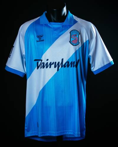 forward_madison_2025_26_hummel_home_kit_e.jpg