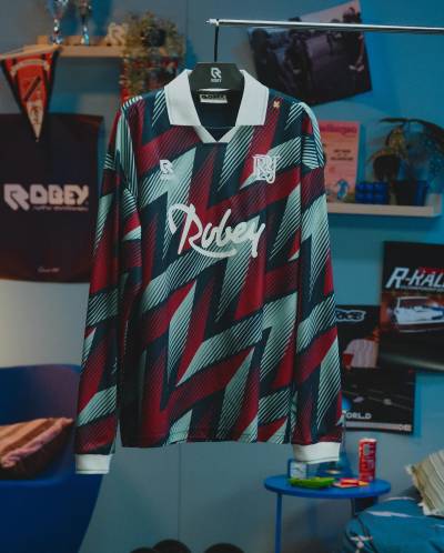 robey_2025_retro_third_shirt_a.jpg