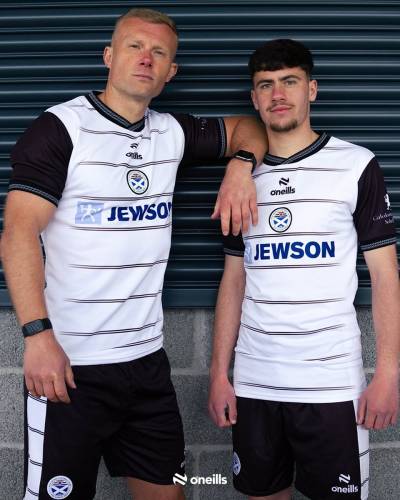 ayr_united_25_26_oneills_home_kit_a.jpg