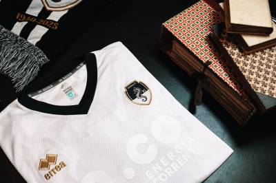 cesena_fc_2025_errea_85th_anniversary_shirt_c.jpg
