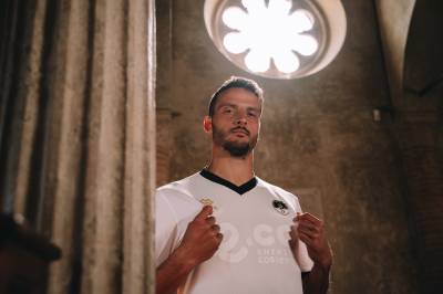 cesena_fc_2025_errea_85th_anniversary_shirt_d.jpg