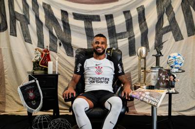 corinthians_25_26_nike_home_kit_g.jpg