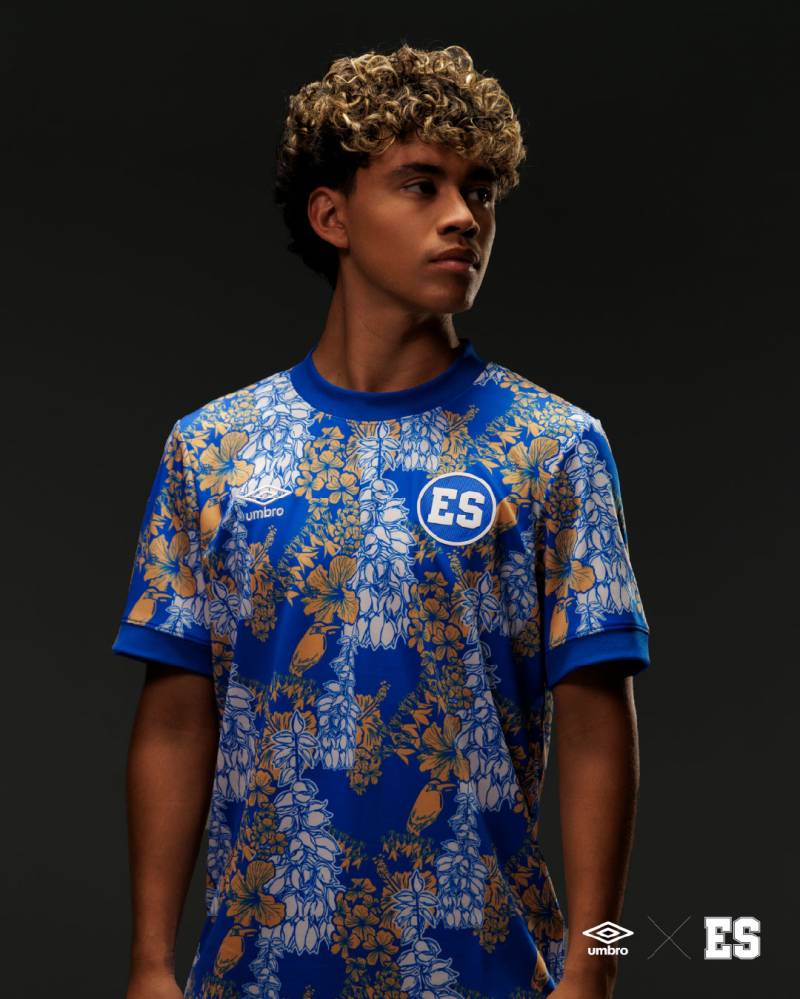 el_salvador_2025_umbro_pre_match_shirt_b.jpeg
