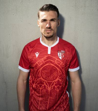 fc_sion_og_bird_2025_macron_special_edition_shirts_b.jpg
