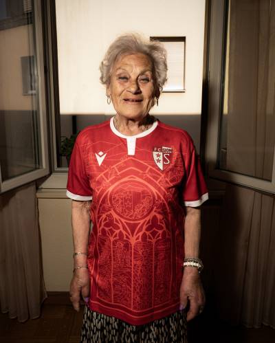 fc_sion_og_bird_2025_macron_special_edition_shirts_f.jpg
