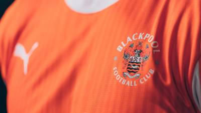 blackpool_25_26_puma_home_kit_c.jpg