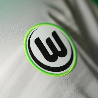 vfl_wolfsburg_25_26_nike_away_kit_6.jpg