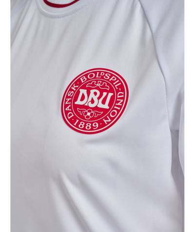 denmark_2025_hummel_womens_away_kit_e.jpg