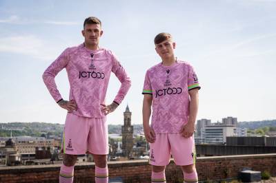 bradford_city_25_26_macron_third_kit_a.jpg