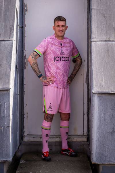 bradford_city_25_26_macron_third_kit_f.jpg