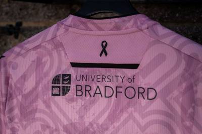 bradford_city_25_26_macron_third_kit_g.jpg