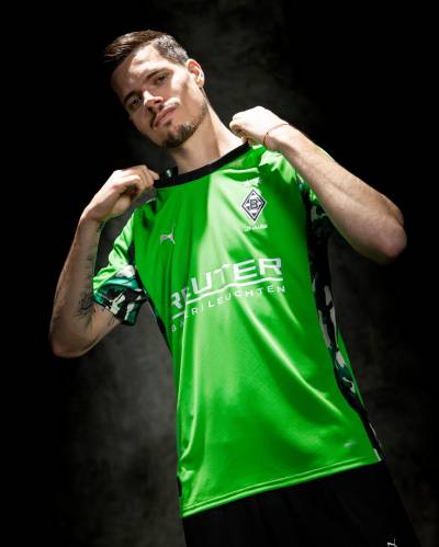 borussia_monchengladbach_25_26_puma_125th_anniversary_away_kit_b.jpg