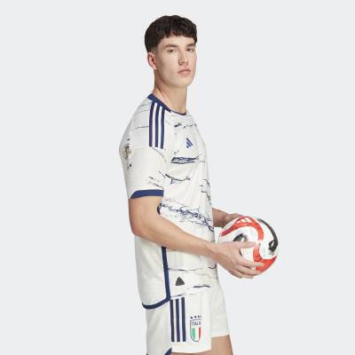 italy_2023_away_shirt_c.jpg