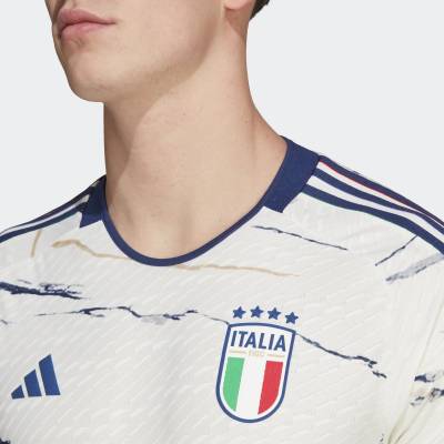 italy_2023_away_shirt_g.jpg